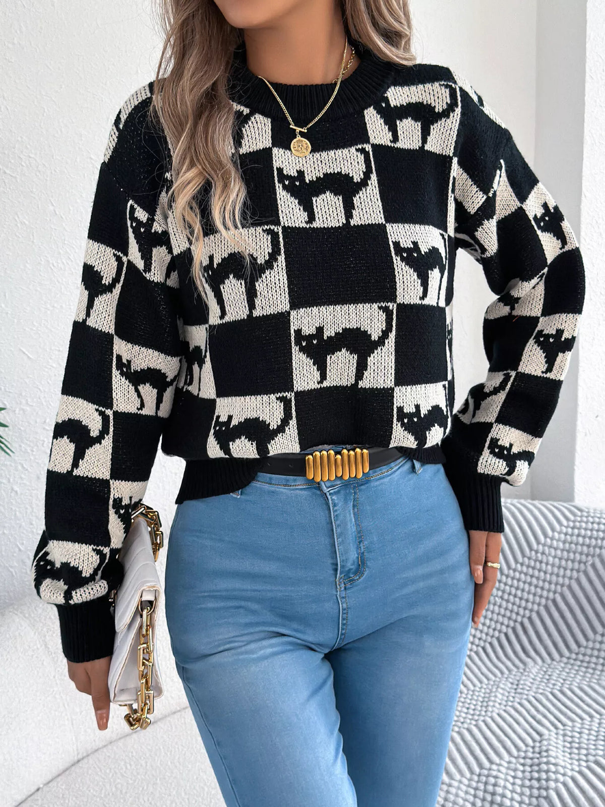 checkerboard halloween graphic sweater – basic style | dropsona - neutral - close-up detail