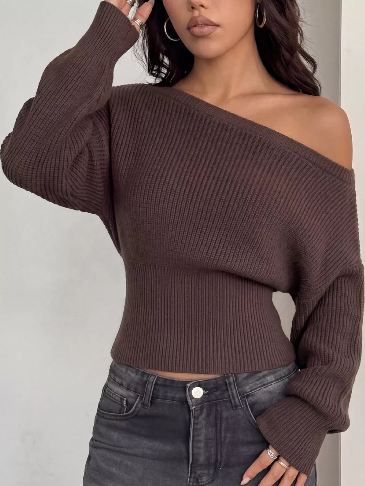 one shoulder ribbed knit sweater – fit | dropsona - neutral - material texture
