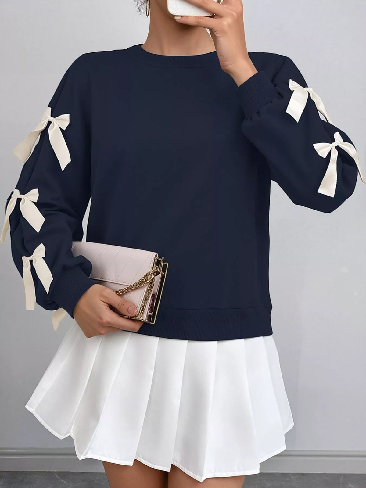 crew neck sweatshirt with decorative bow | dropsona - neutral - size reference