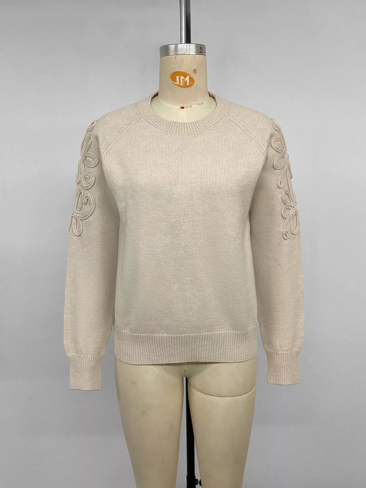 floral raglan sleeve sweater – applique | dropsona - neutral - material texture
