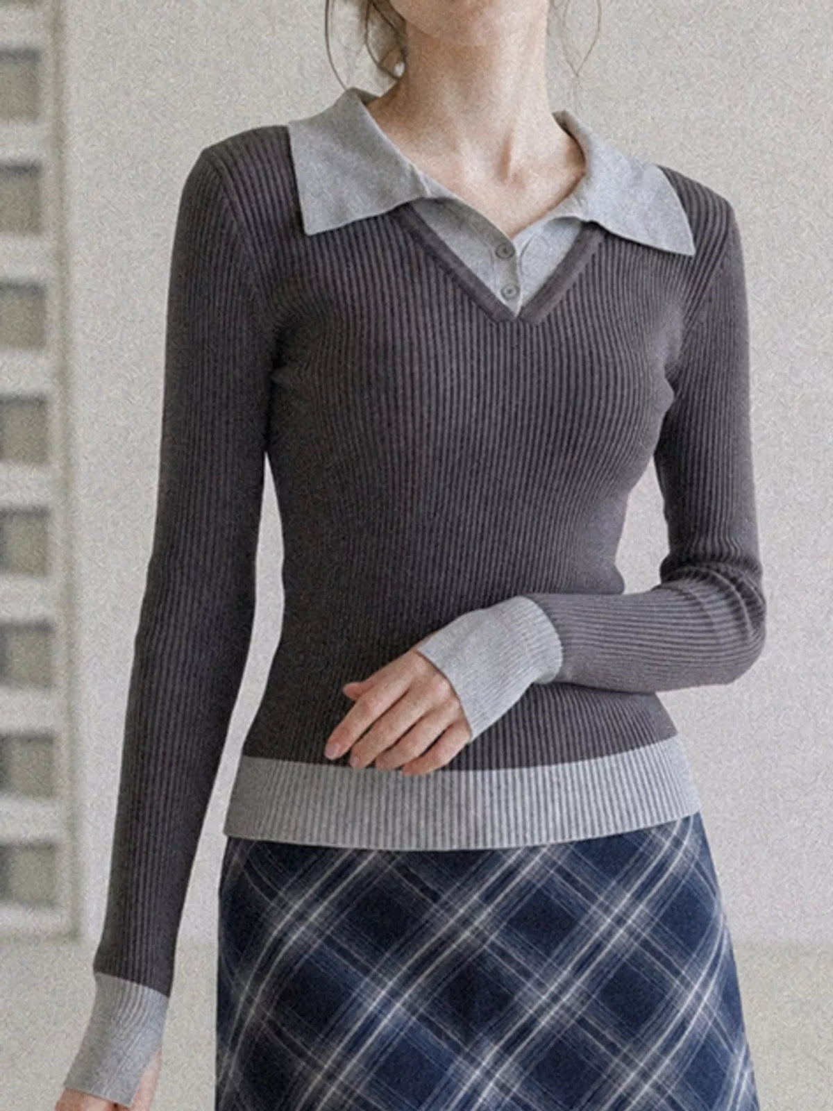 contrast collar ribbed knit top with button detail | dropsona - neutral - material texture