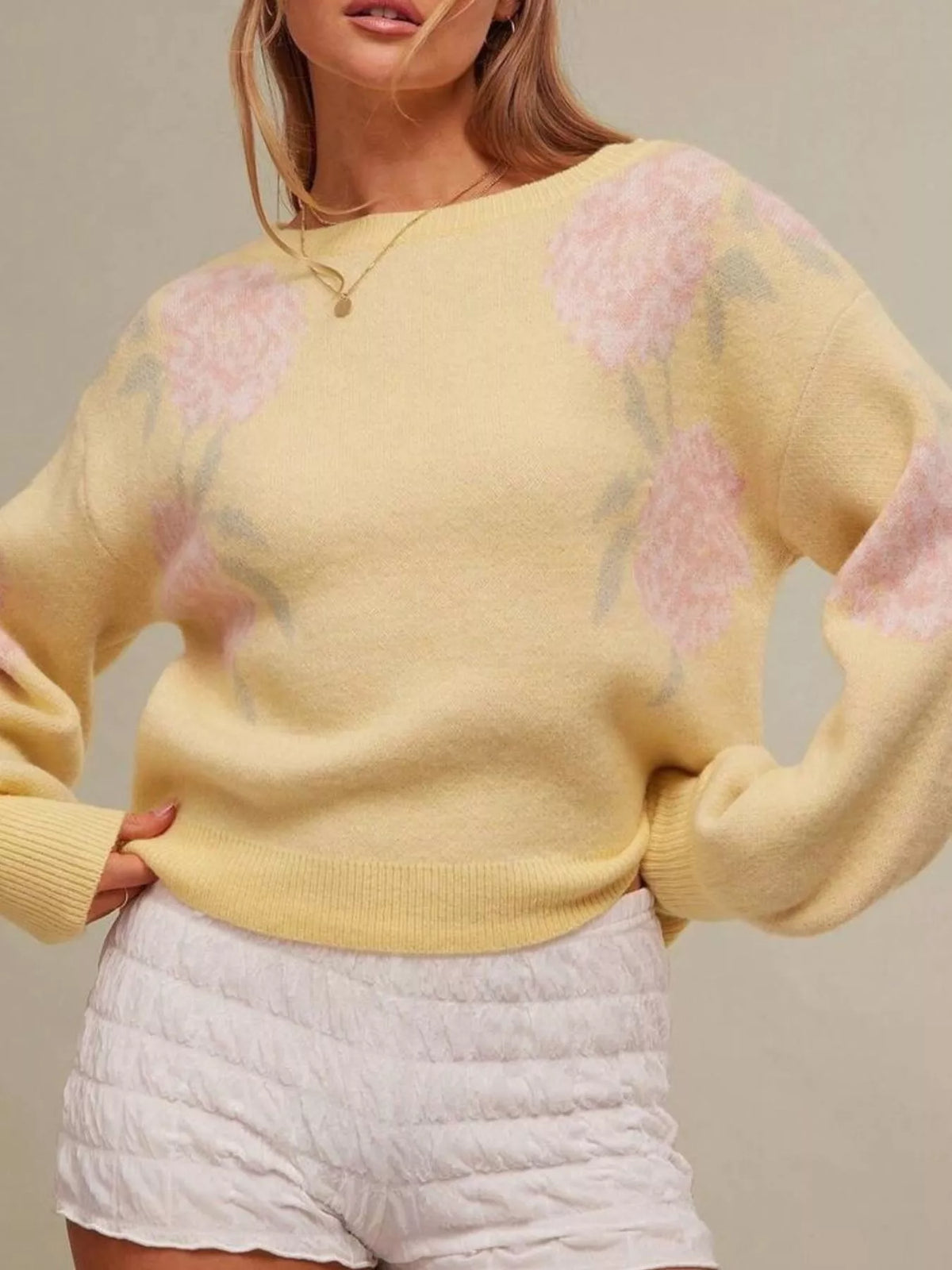 floral pattern dropped shoulder sweater – basic style | dropsona - neutral - material texture