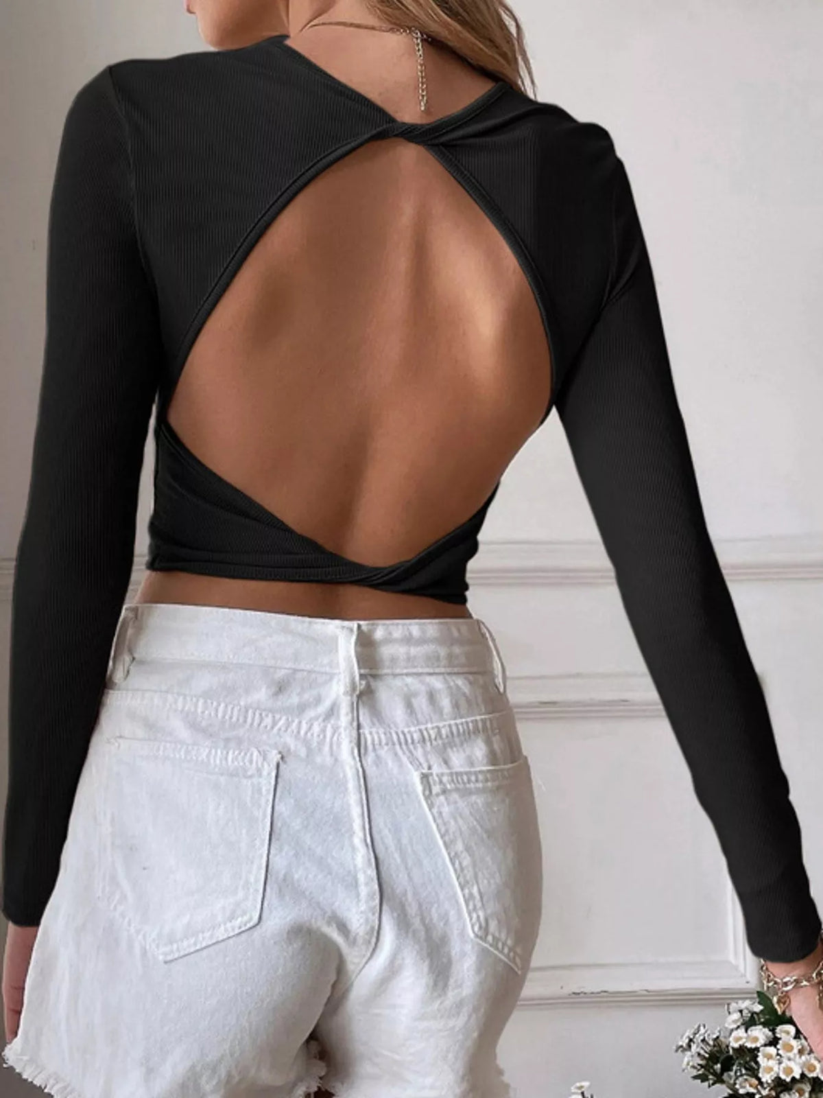 cutout back long sleeve crop t-shirt | dropsona - neutral - size reference