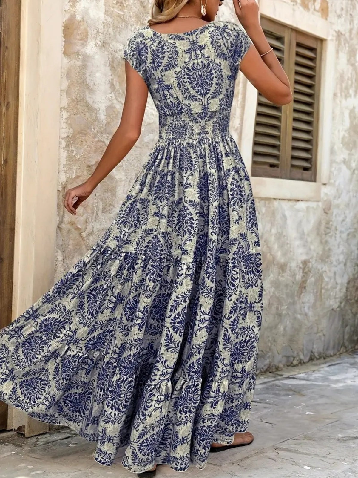 printed cap sleeve maxi dress – tiered,smocked | dropsona - neutral - material texture