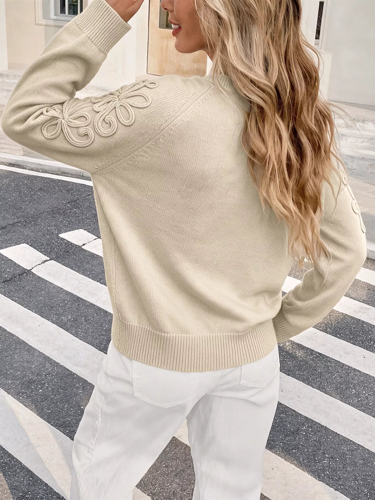 floral raglan sleeve sweater – applique | dropsona - neutral - size reference