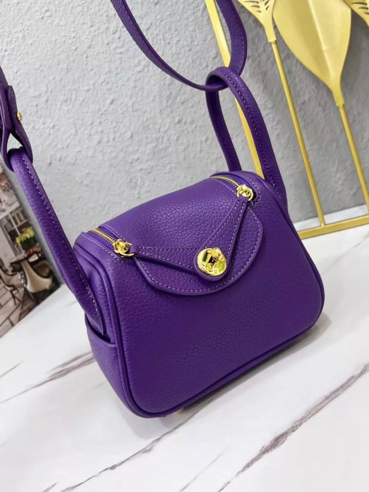 gold-tone hardware leather crossbody bag | dropsona - neutral - size reference