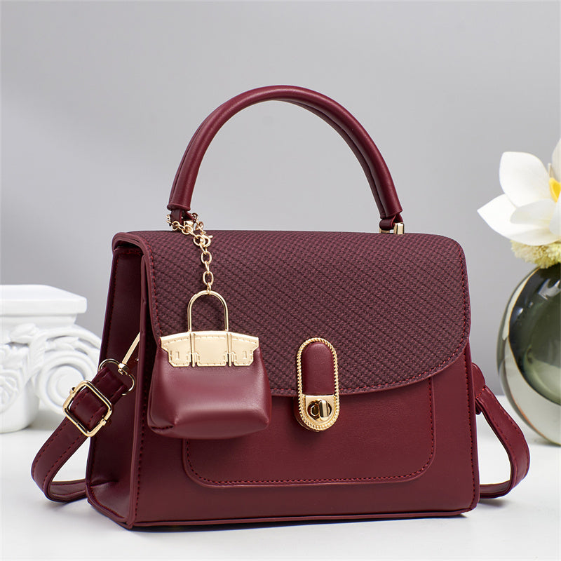 classy fashion shoulder bag - lad | dropsona everyday wear - neutral - usage example