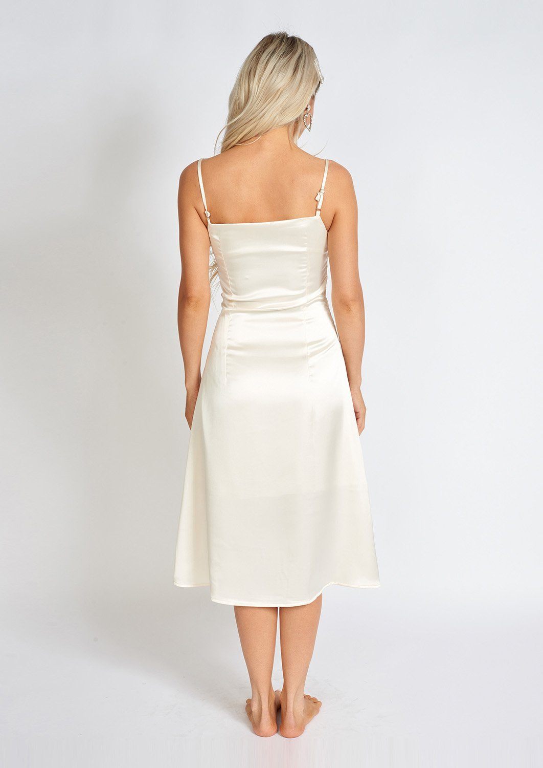 léonie one pearl satin slip dress – details: v shaped | dropsona - neutral - close-up detail