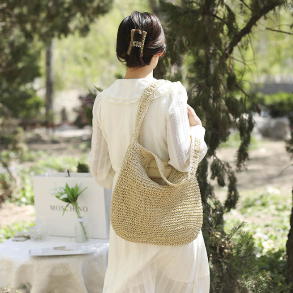 casual summer shoulder beach bag – prepare for the sum | dropsona - neutral - size reference