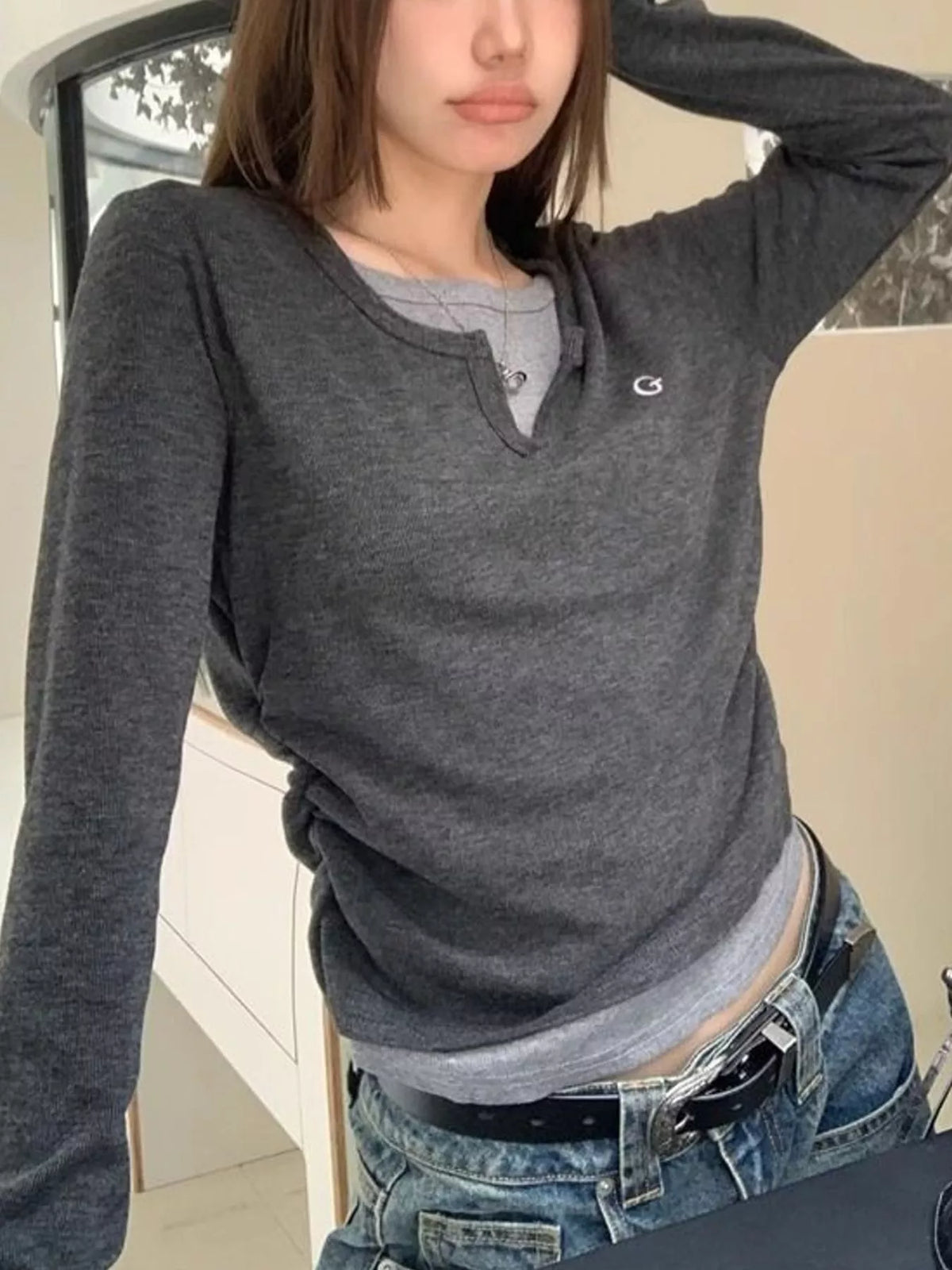 layered look long sleeve t-shirt – basic style fit | dropsona - neutral - close-up detail