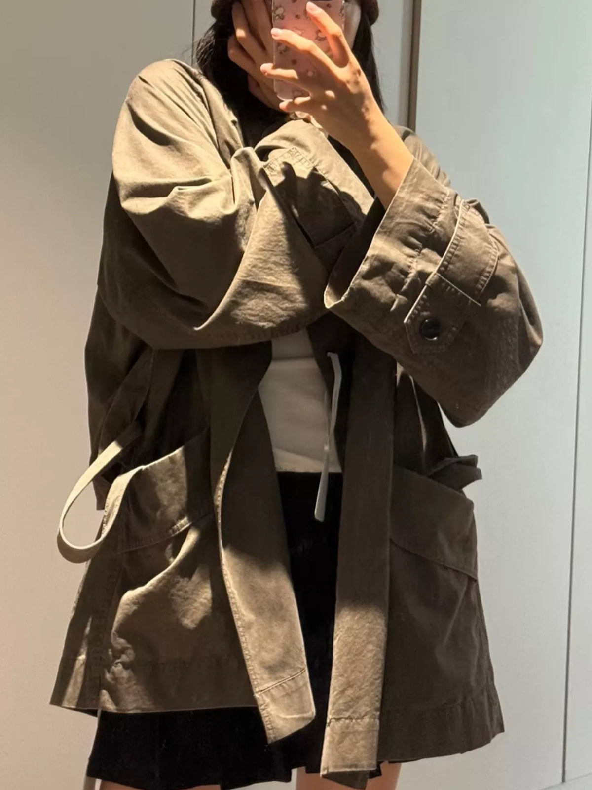 vintage style stand-collar belted utility jacket | dropsona - neutral - material texture