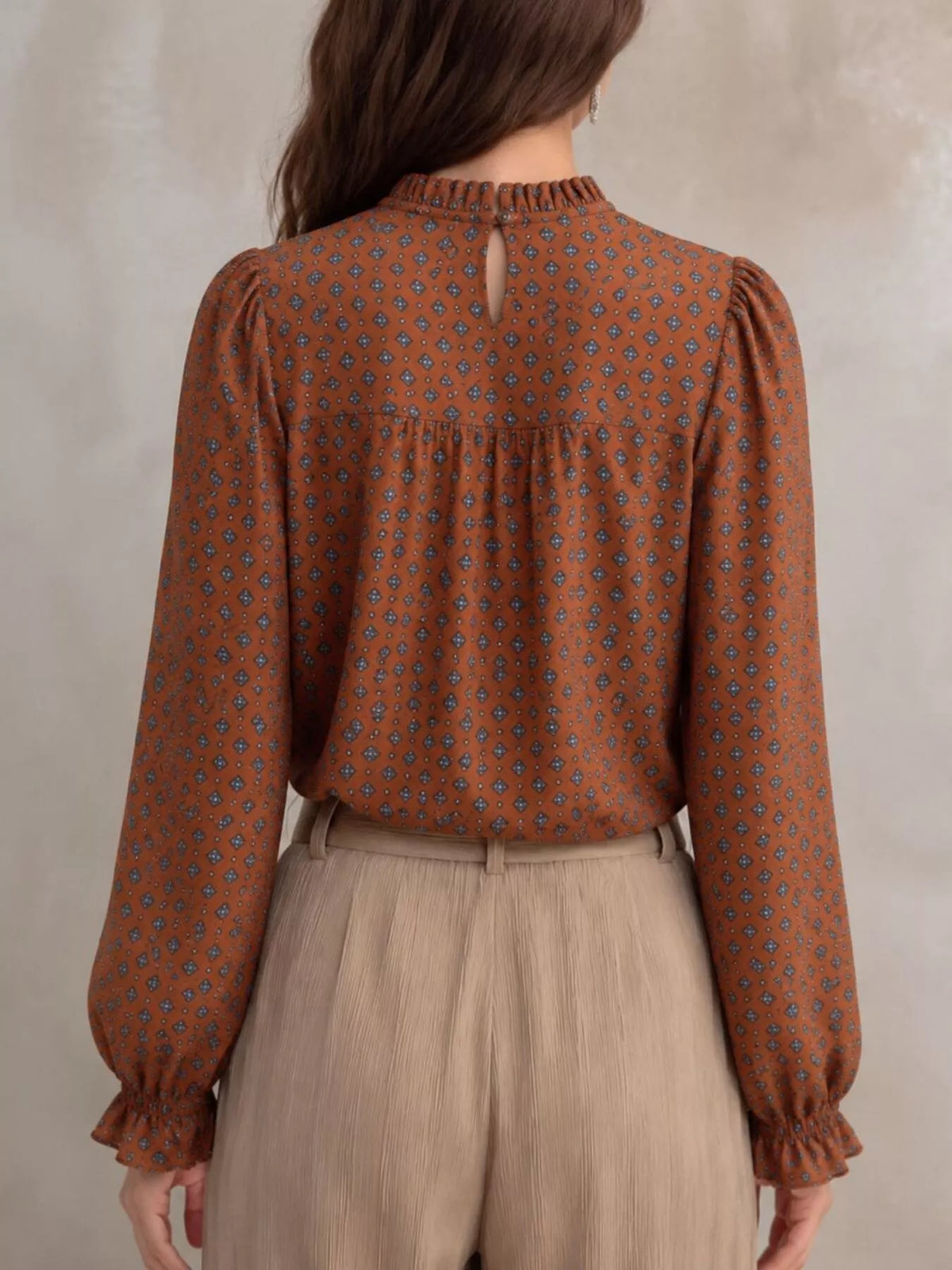 geometric print mock neck puff sleeves blouse | dropsona - neutral - size reference