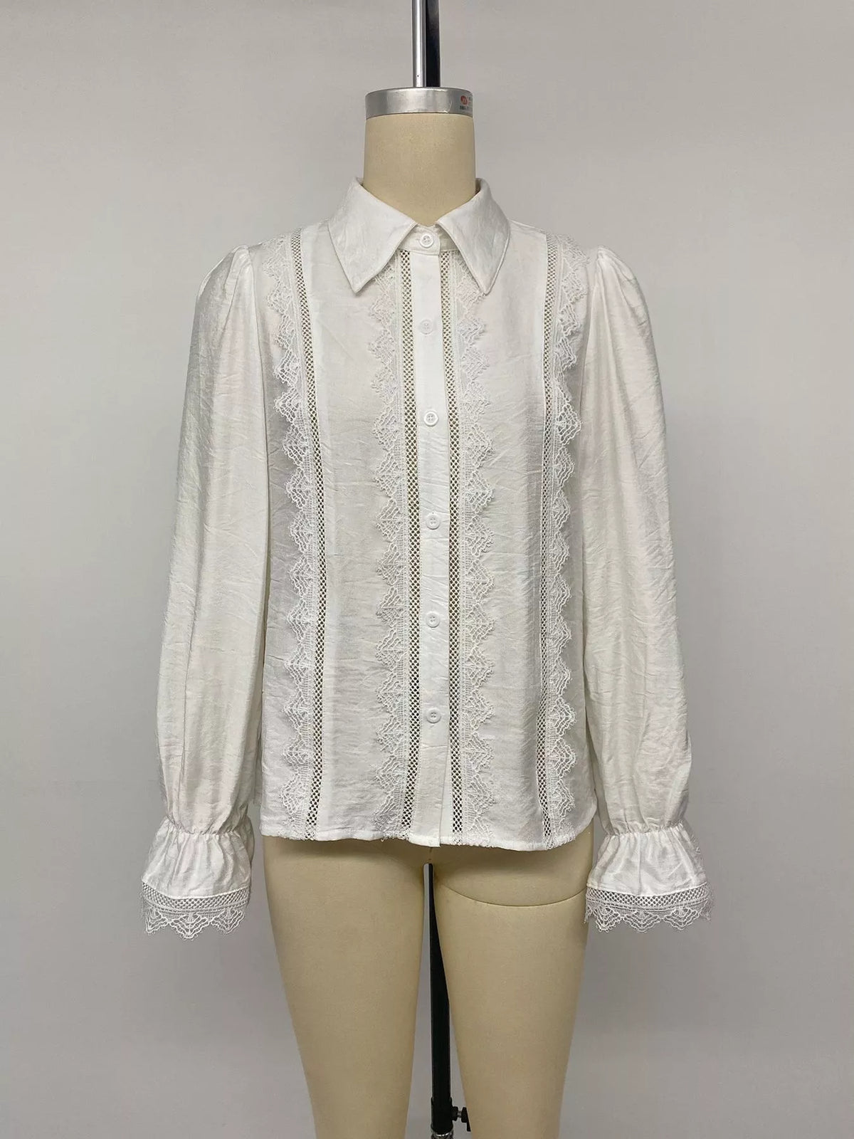 lace-trimmed button-down shirt – buttoned,lace detail | dropsona - neutral - material texture