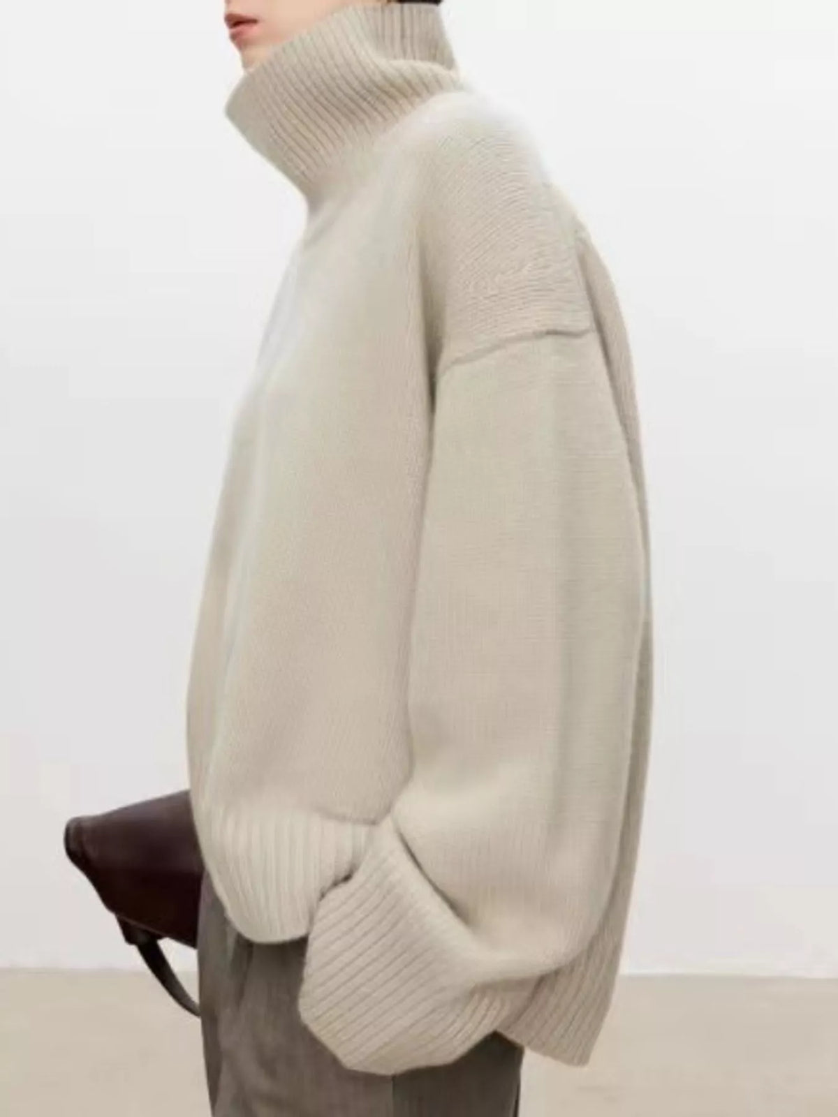 oversized turtleneck wool sweater | dropsona - neutral - close-up detail