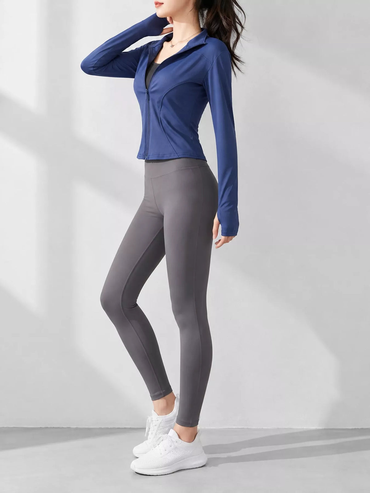 slim-fit quick-dry active outerwear | dropsona - neutral - material texture