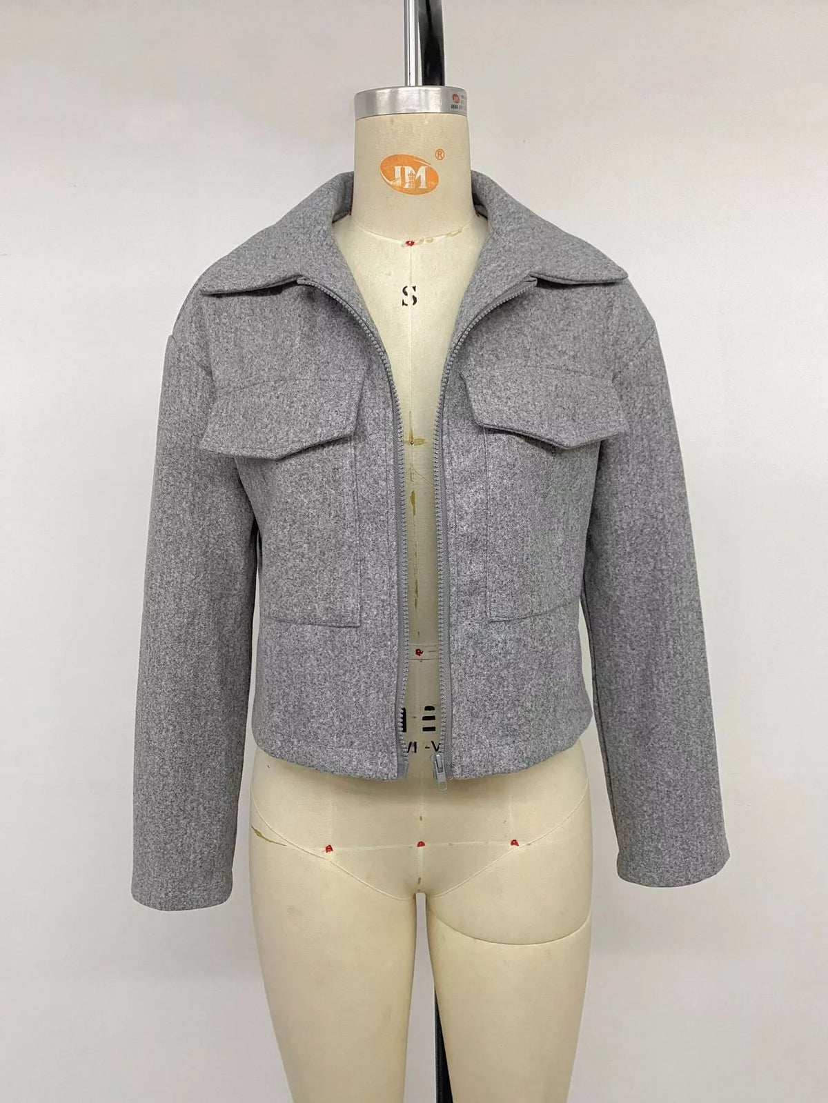 zip up cropped shacket with flap pockets – zipper | dropsona - neutral - packaging
