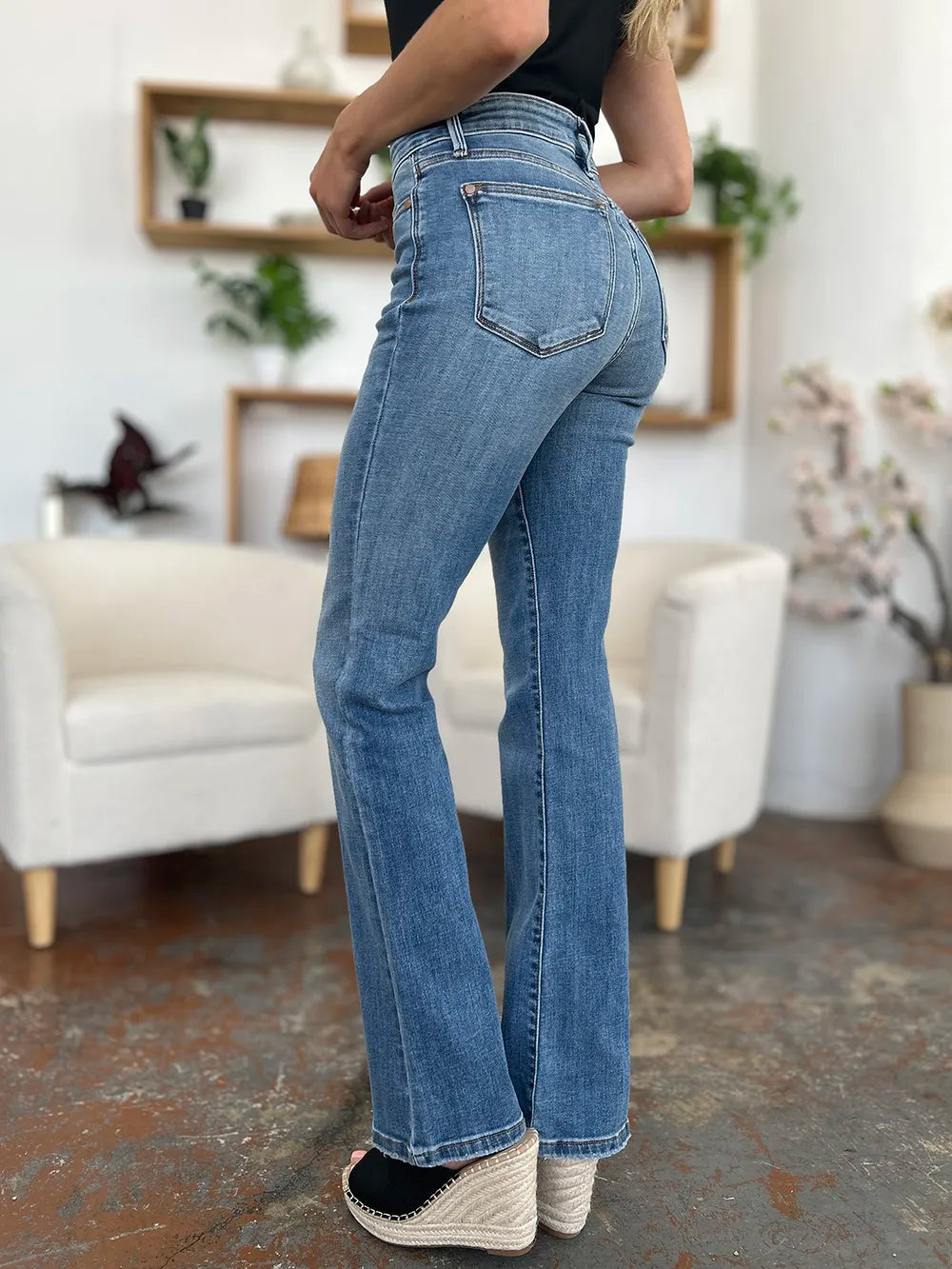 judy blue full size mid-rise waist straight jeans | dropsona - neutral - packaging