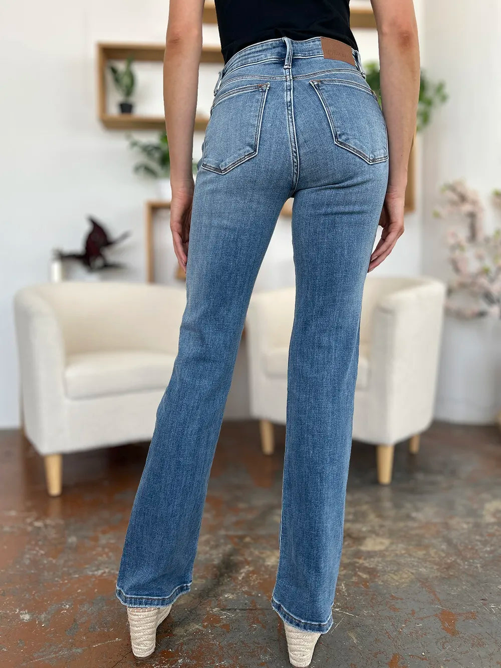 judy blue full size mid-rise waist straight jeans | dropsona - neutral - usage example