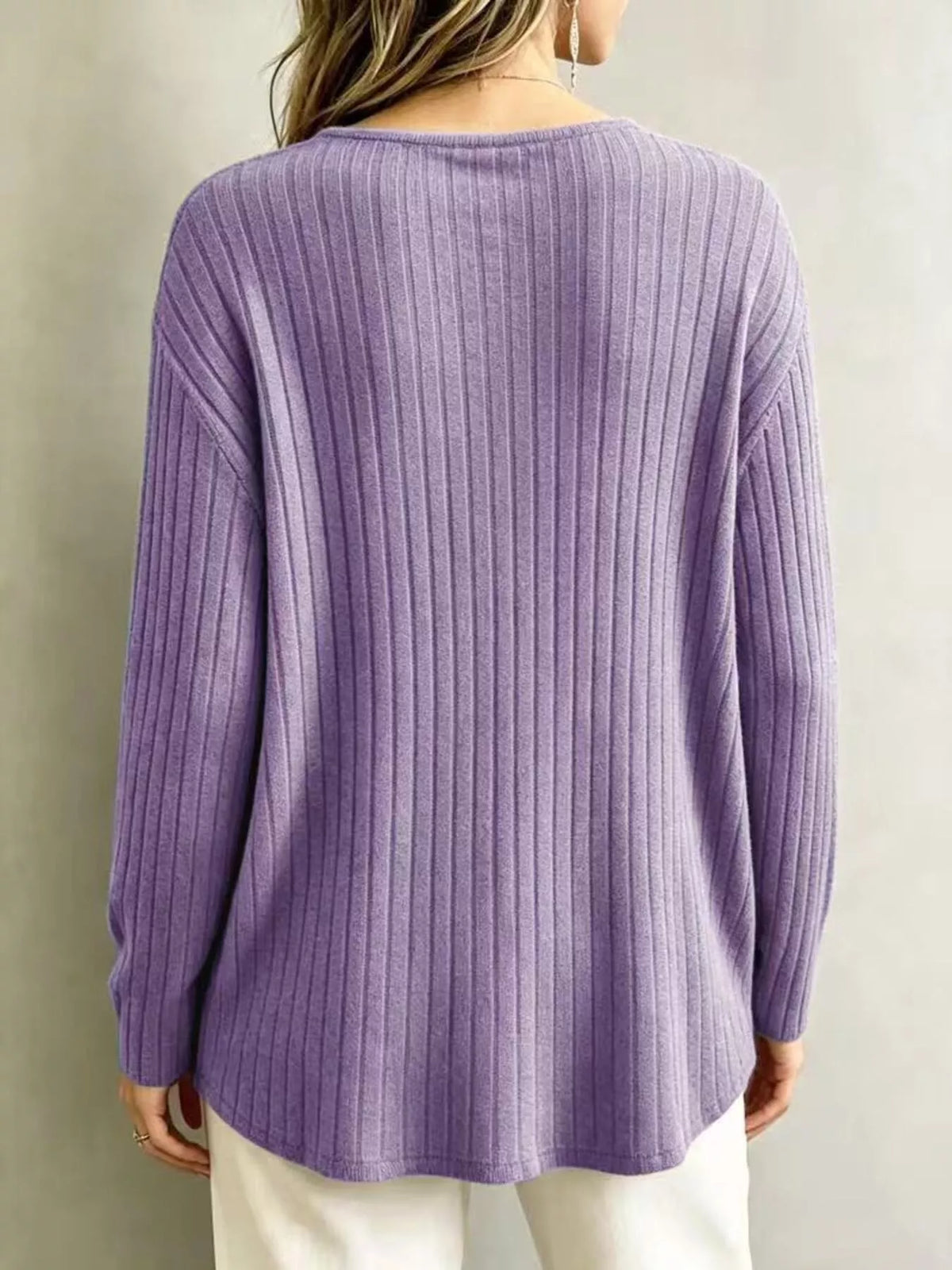 v-neck ribbed long sleeve t-shirt – | dropsona - neutral - close-up detail