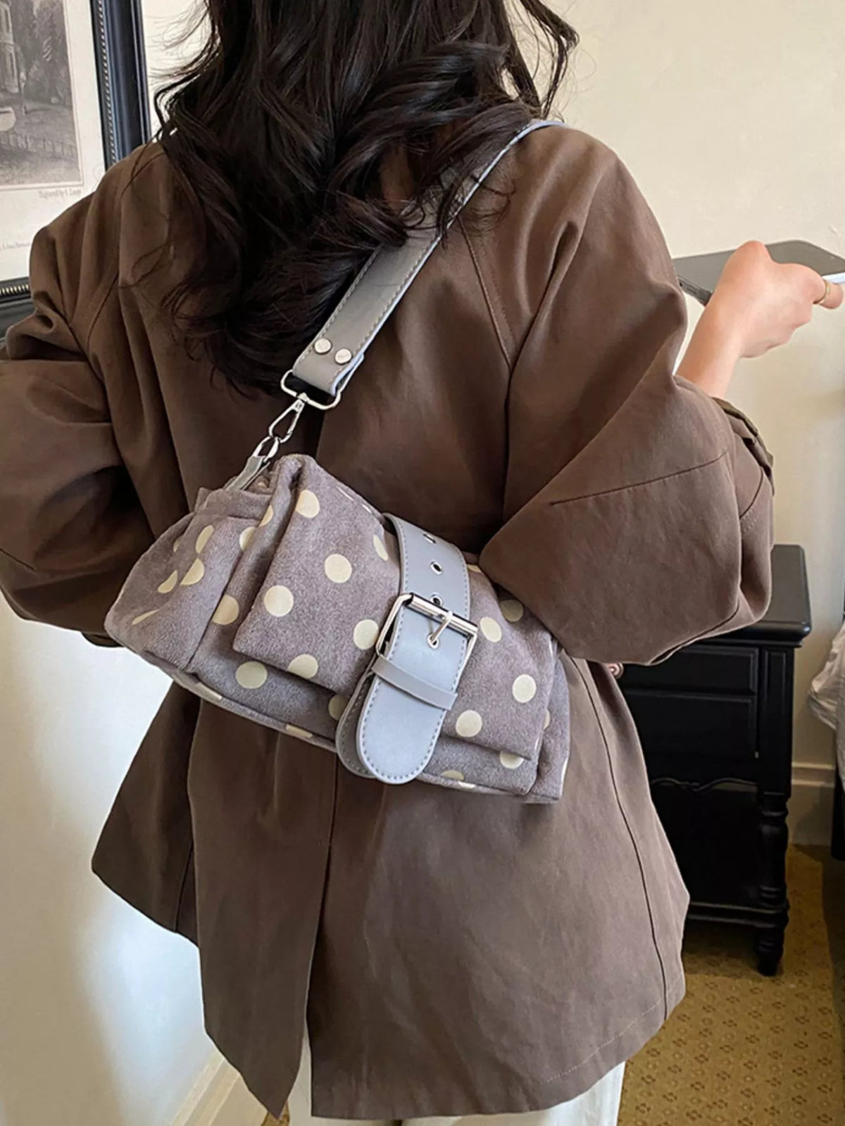 vintage polka dot shoulder bag – stylish sling | dropsona - neutral - close-up detail