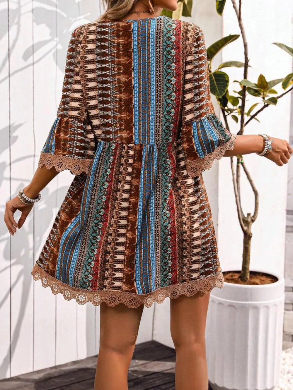 lace trim printed v-neck 3/4 sleeve dress - close-up detail