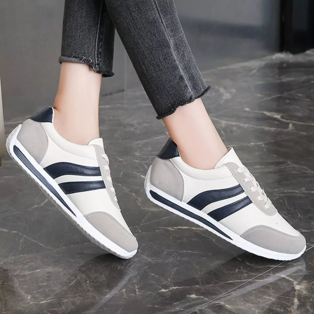 round toe lace up sneakers – modern steps | dropsona - neutral - material texture