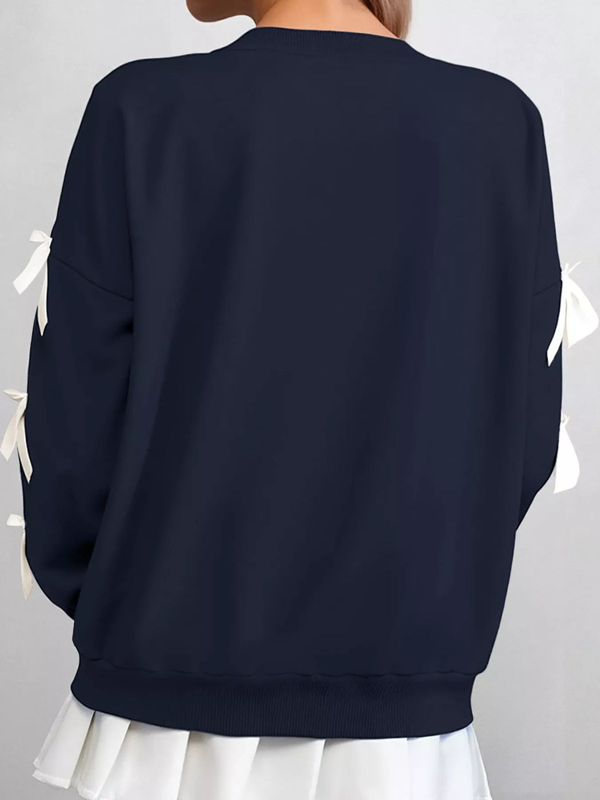 crew neck sweatshirt with decorative bow | dropsona - neutral - packaging