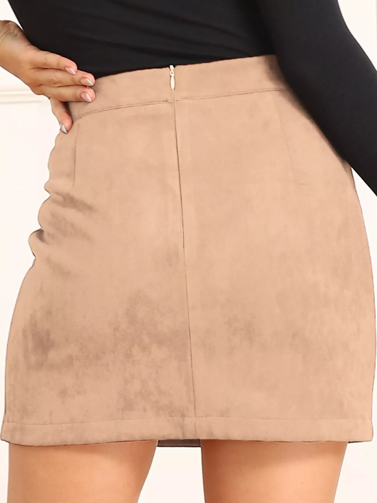 high-waisted slit skirt – zipper, slit, seam detail | dropsona - neutral - close-up detail