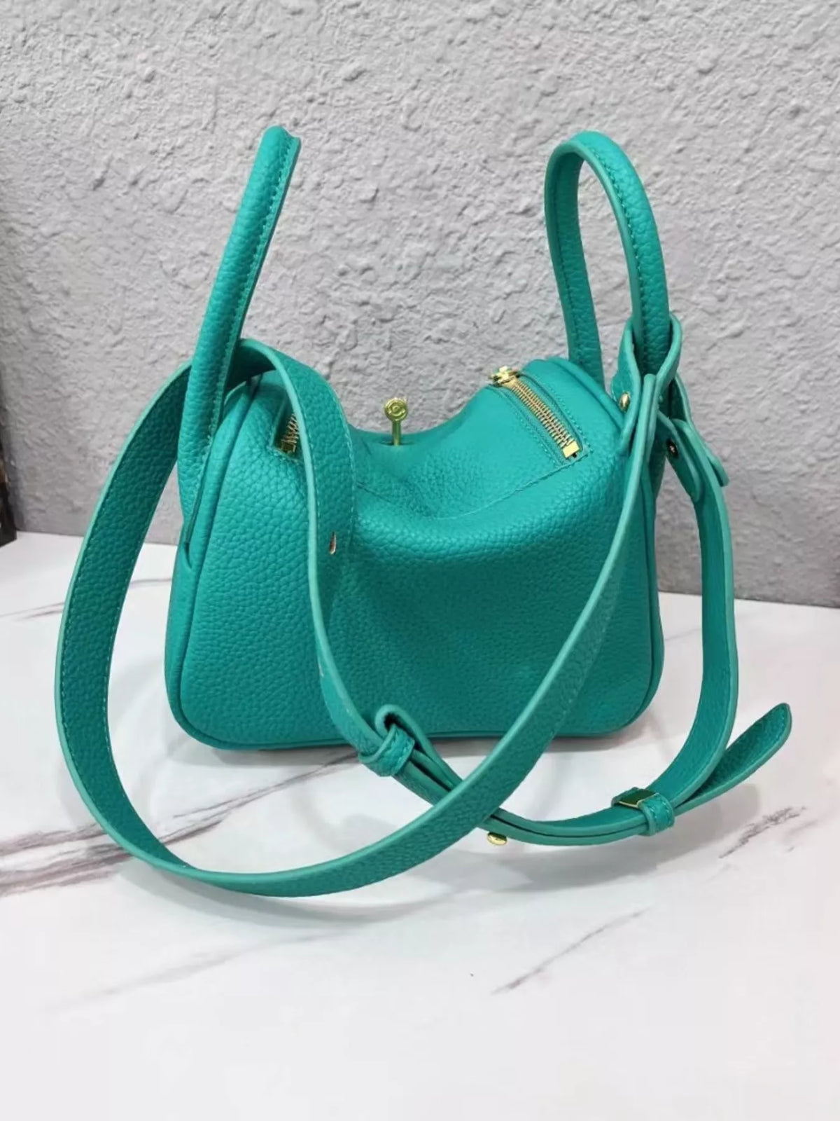 gold-tone hardware leather crossbody bag | dropsona - neutral - size reference
