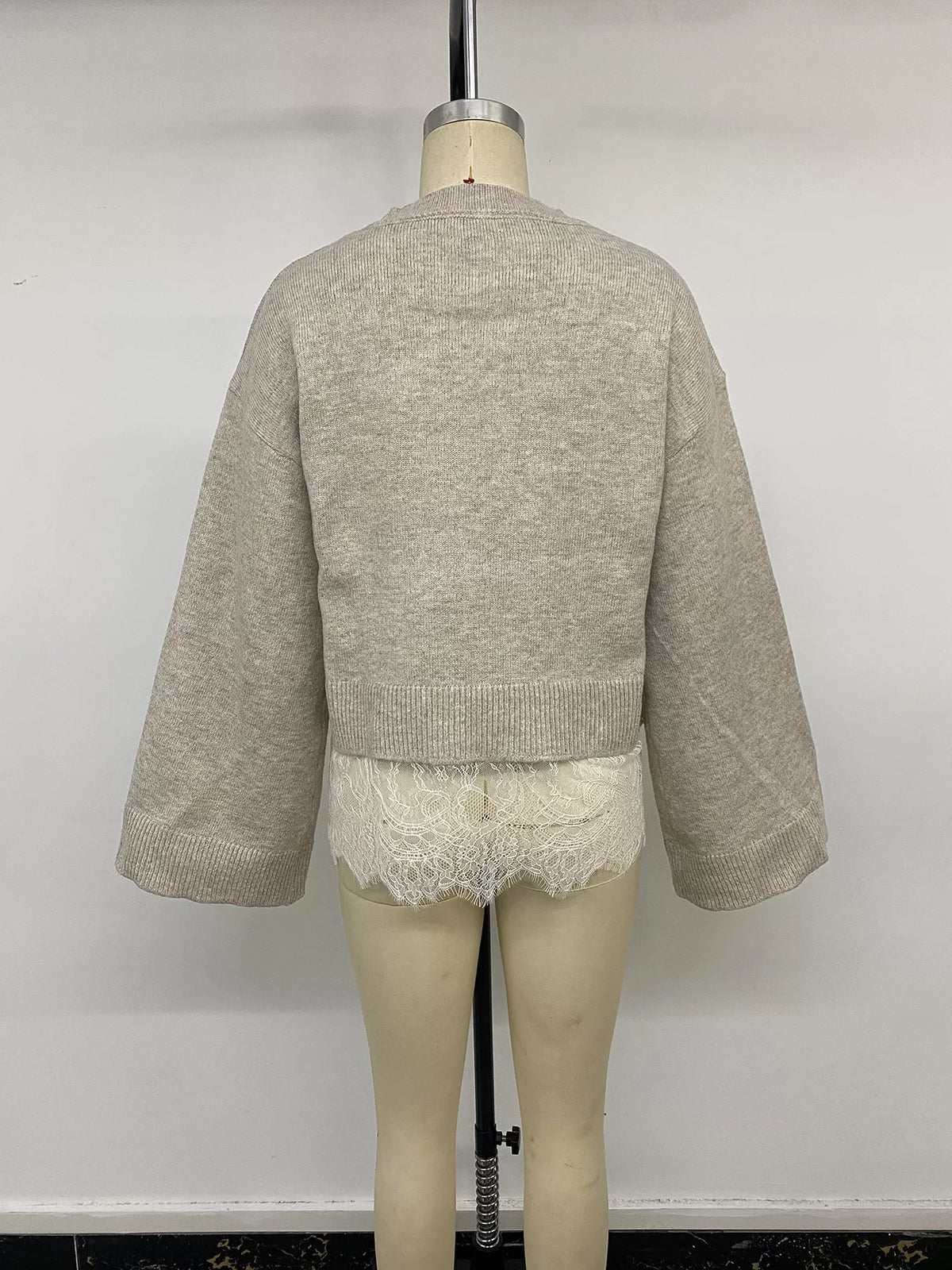 layered lace hem crew neck sweater – detail | dropsona - neutral - usage example