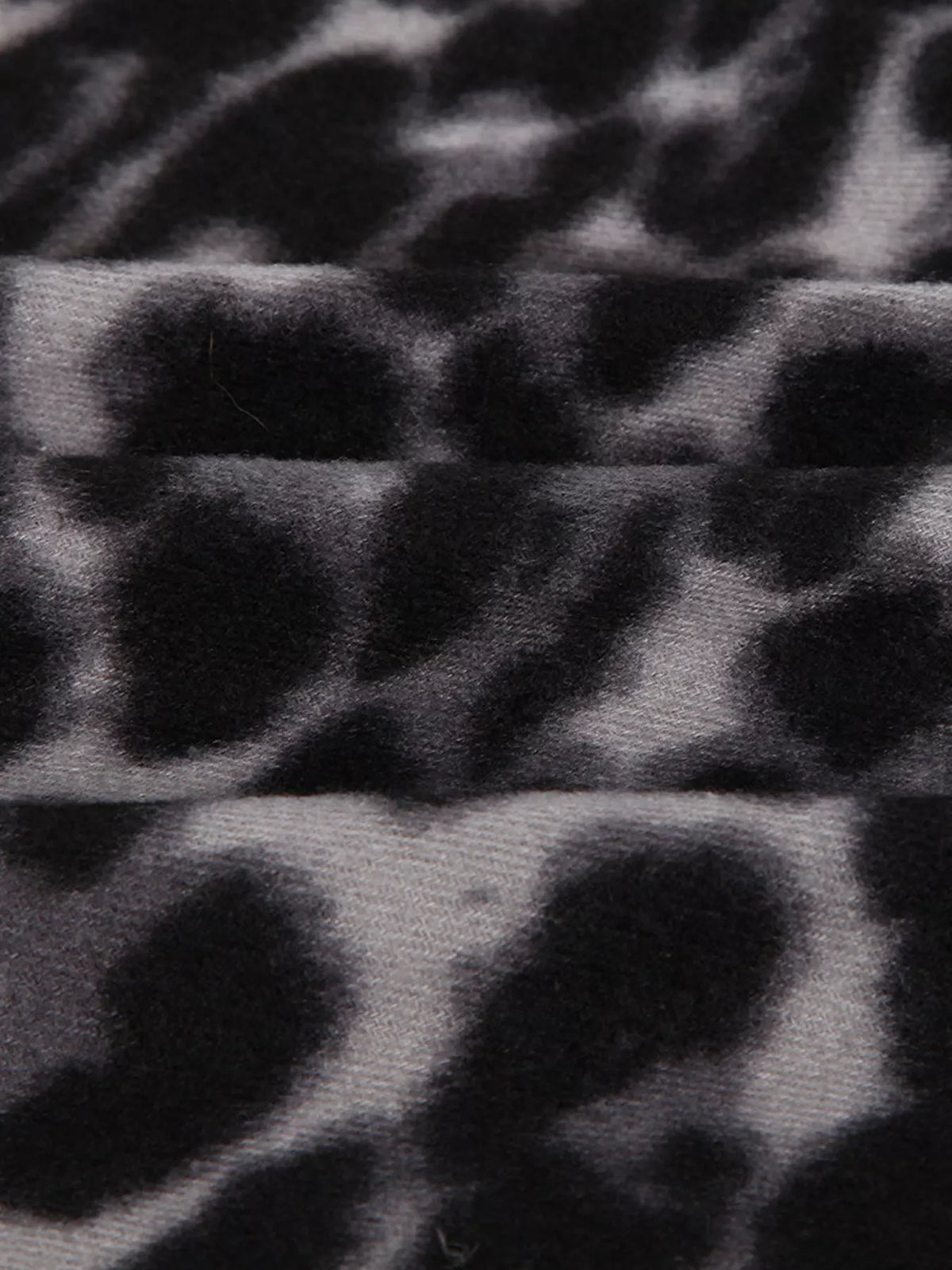 leopard fringe scarf – filadelfia | dropsona polyester fiber - neutral - packaging