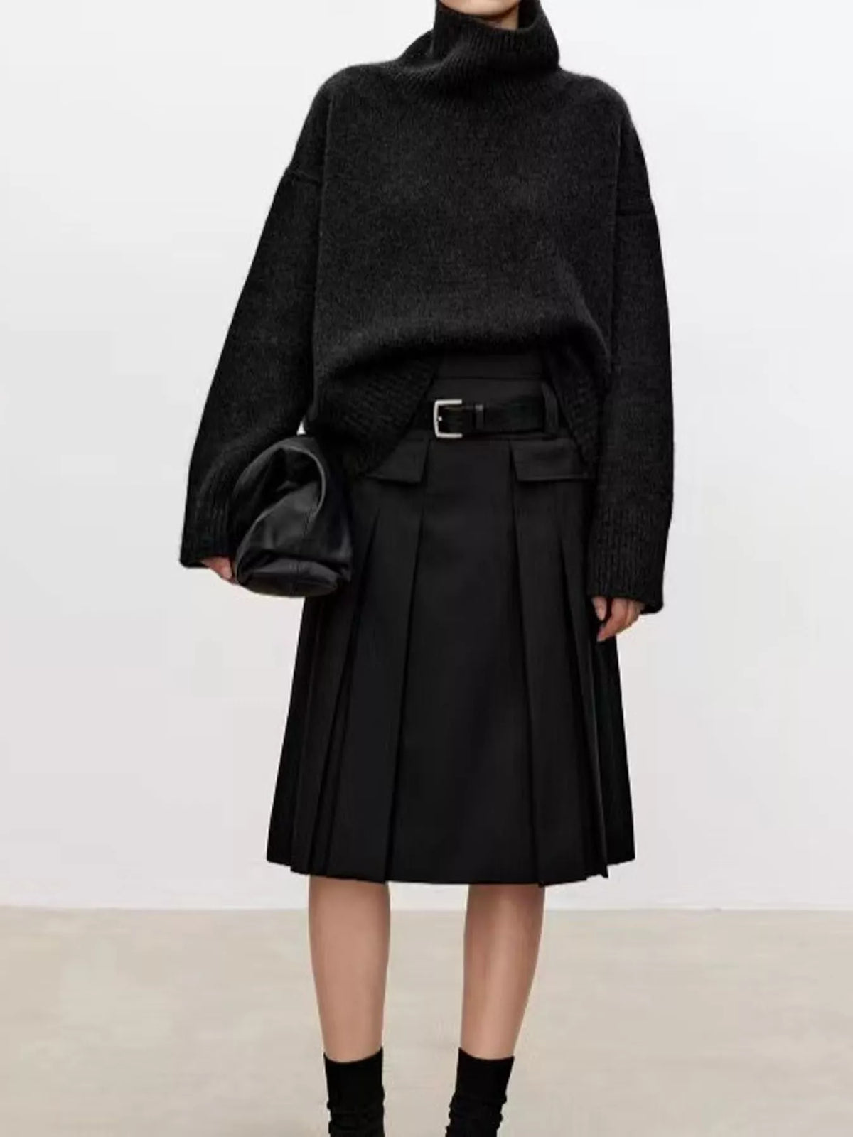 oversized turtleneck wool sweater | dropsona - neutral - material texture