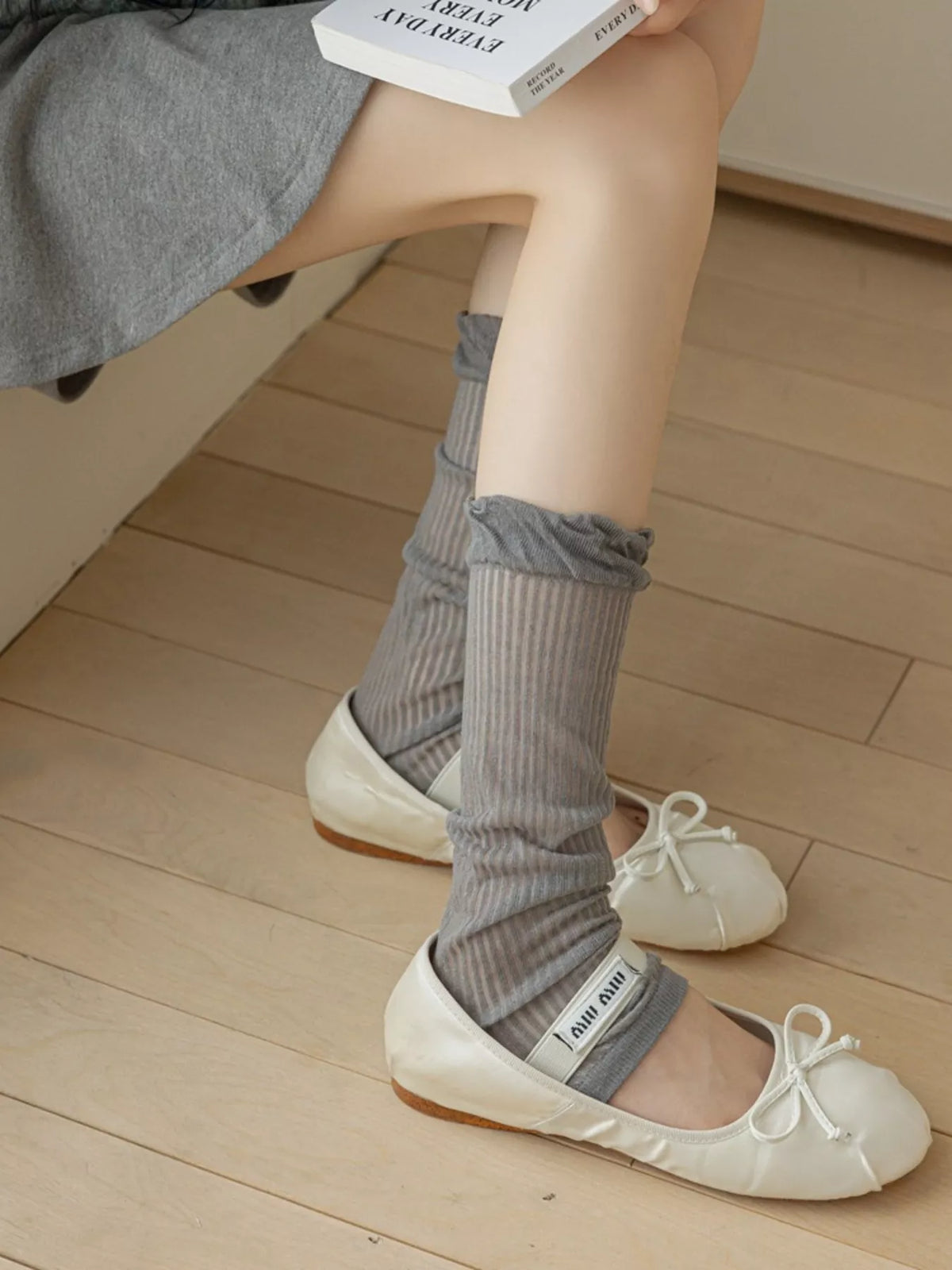 stirrup leg warmers – candy | dropsona cotton - neutral - front view