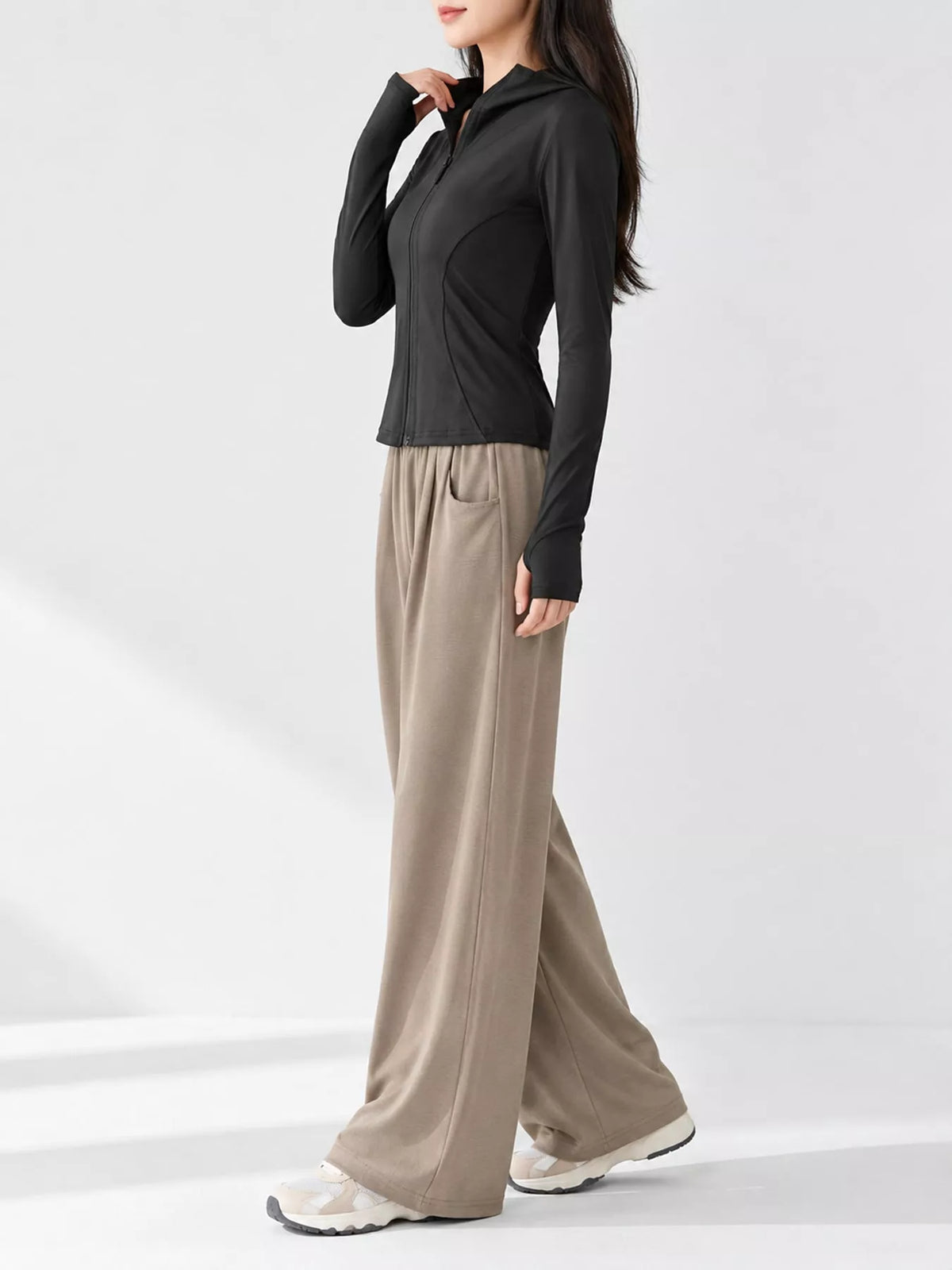 slim-fit quick-dry active outerwear | dropsona - neutral - packaging