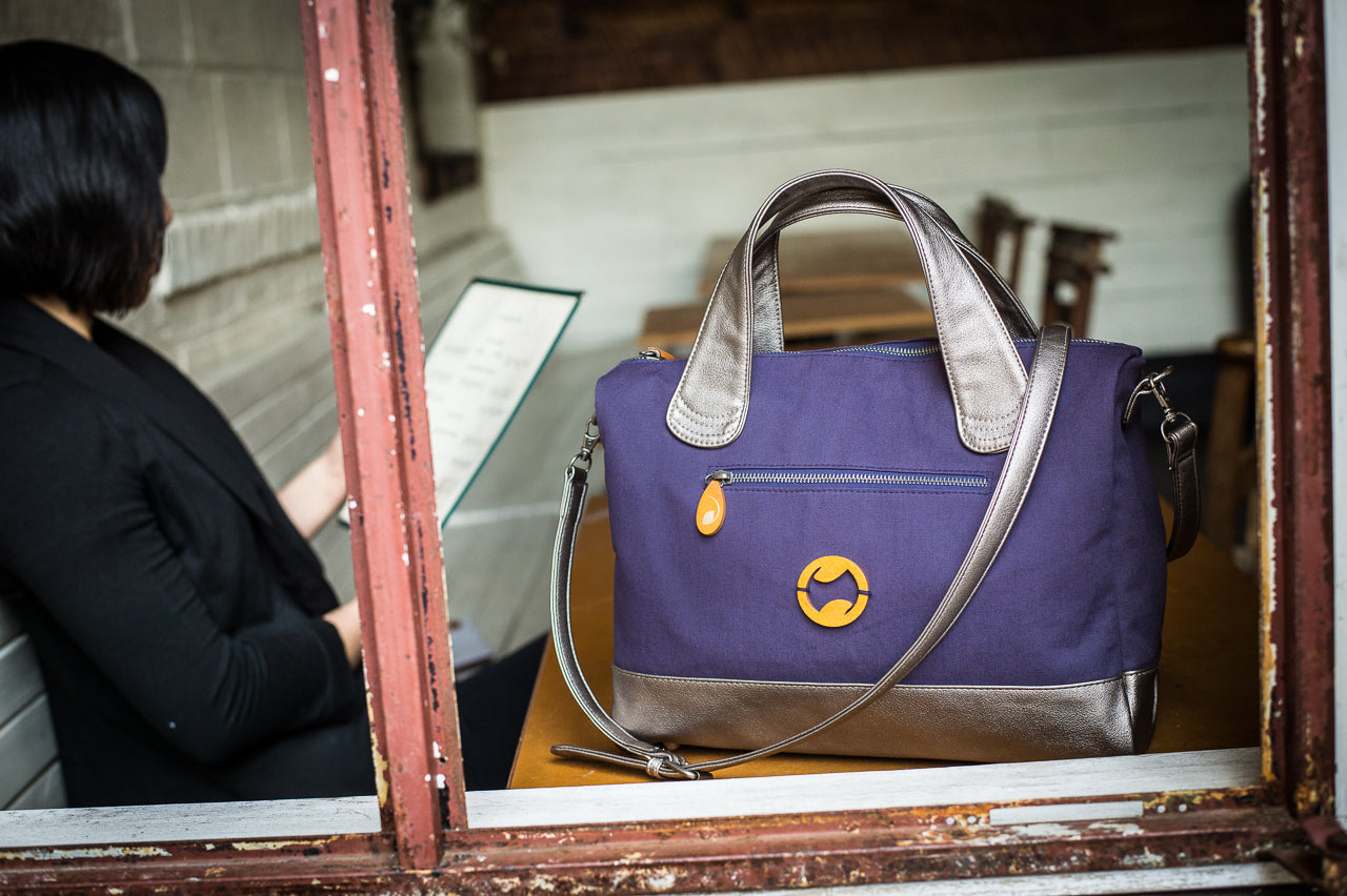bedford crossbody messenger bag – an updated canvas me | dropsona - neutral - front view