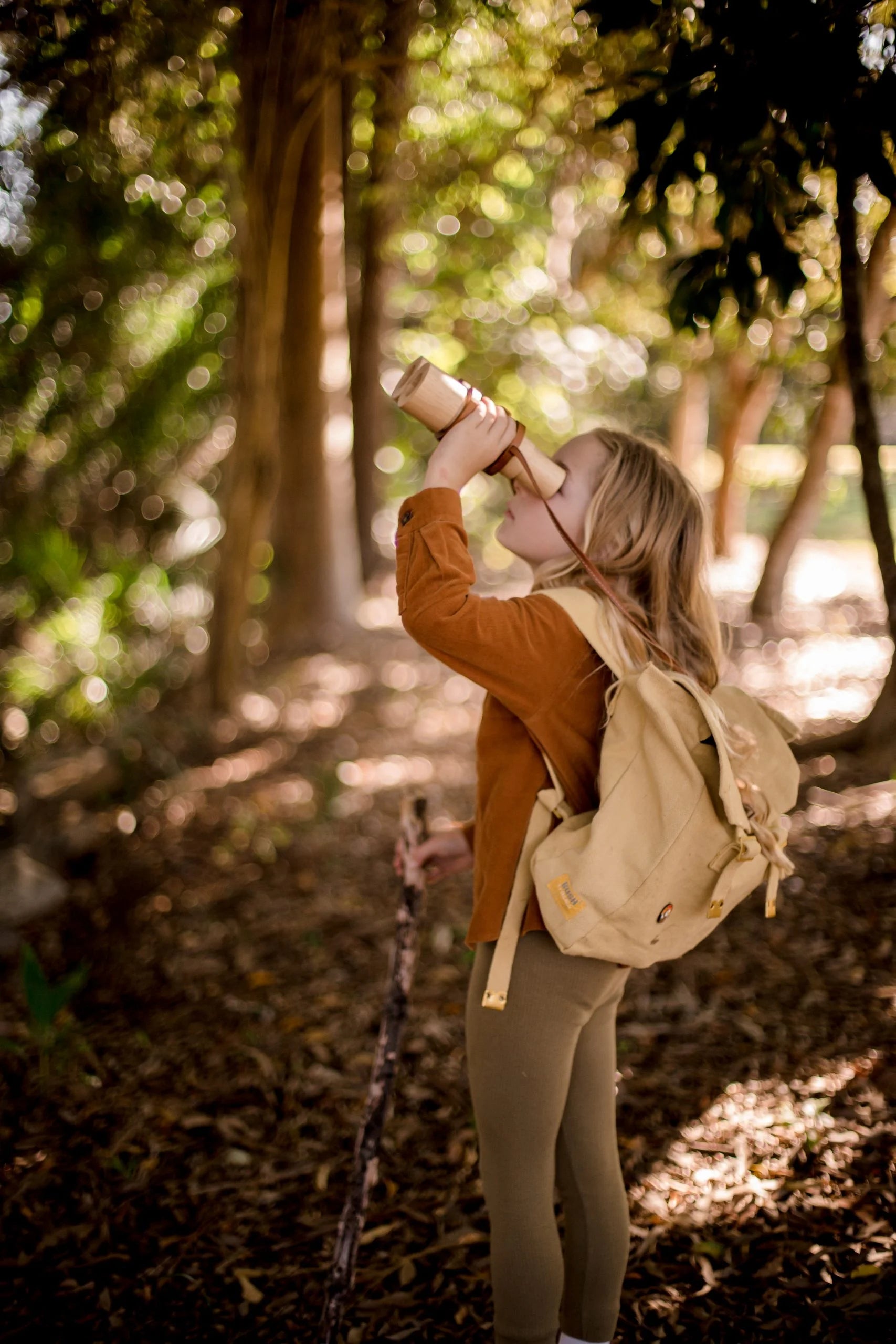 qtoys australia (usa) wooden binoculars australi | dropsona - neutral - material texture