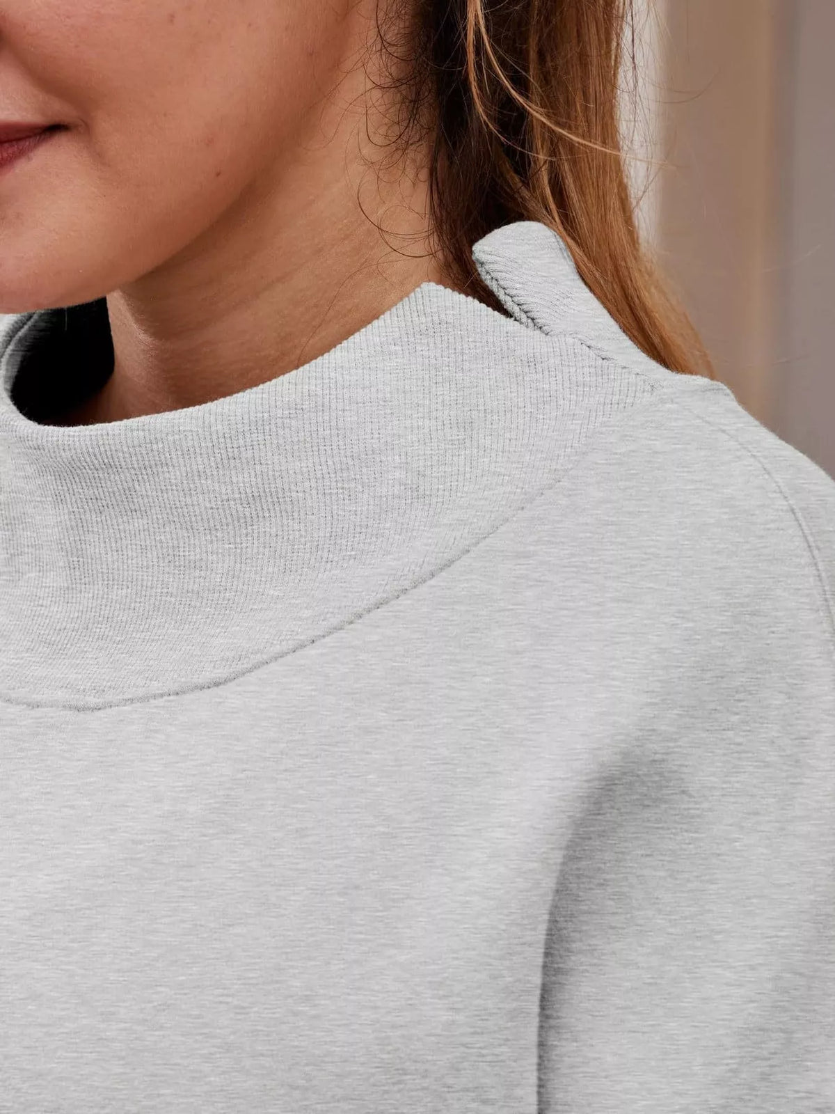 oversized mock neck long sleeve sweatshirt | dropsona - neutral - usage example