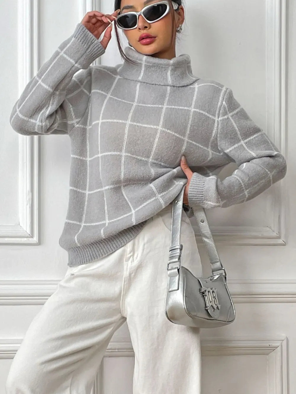 plaid turtleneck long sleeve sweater – basic style | dropsona - neutral - close-up detail