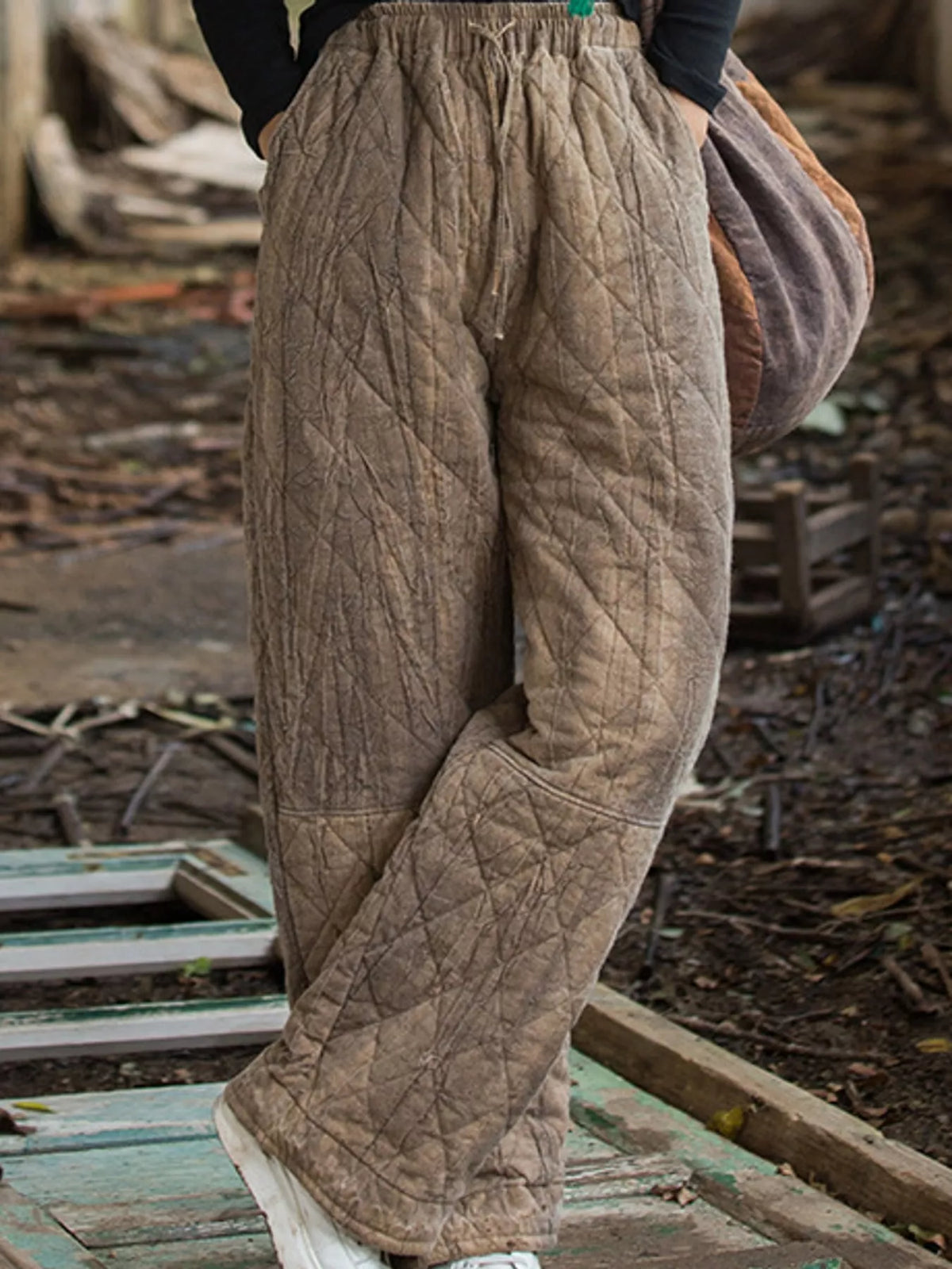 quilted high-waisted wide-leg casual pants | dropsona - neutral - front view