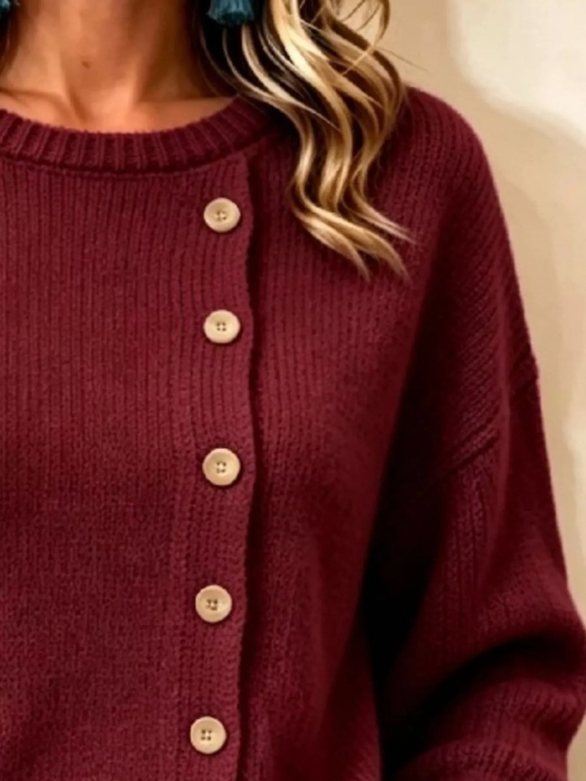 decorative button round neck sweater – basic style | dropsona - neutral - packaging