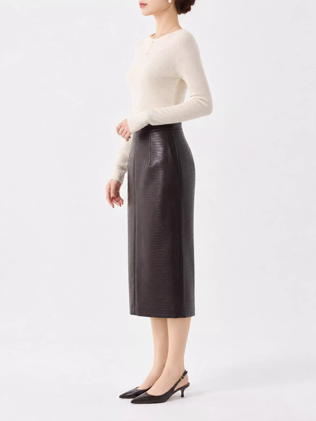 herringbone slim fit long sleeve knit top | dropsona - neutral - close-up detail