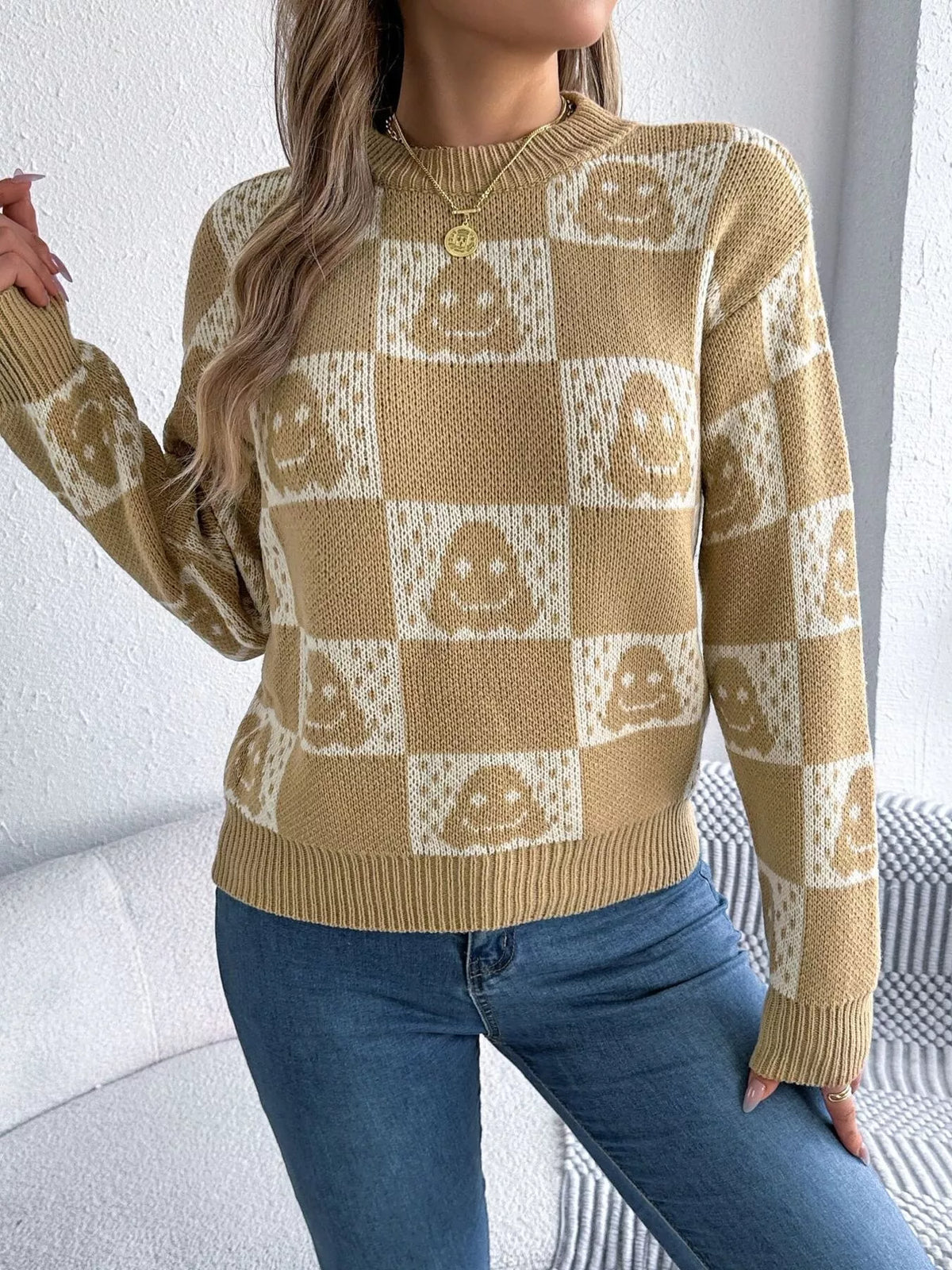 checkerboard halloween graphic sweater – basic style | dropsona - neutral - close-up detail