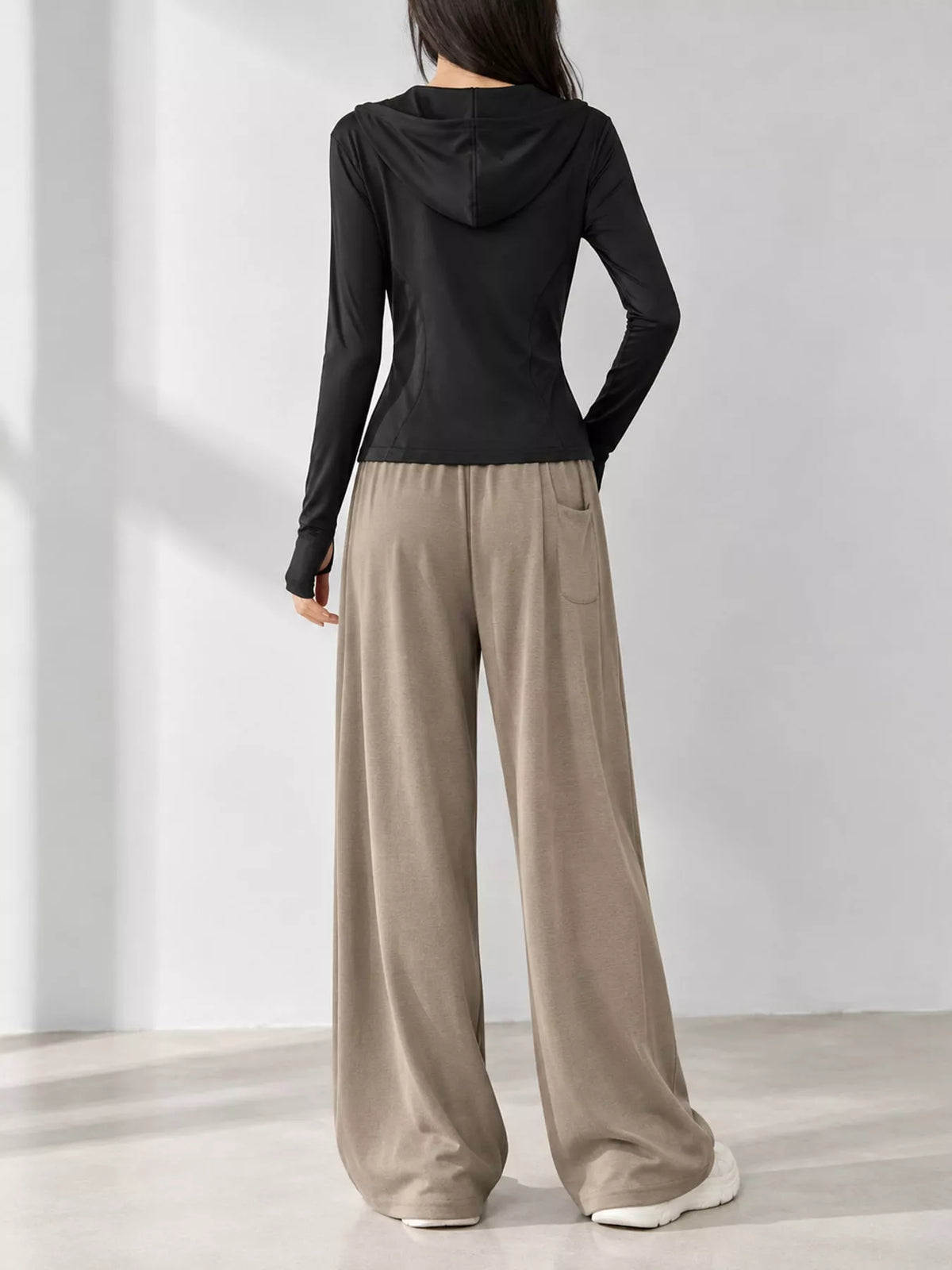 slim-fit quick-dry active outerwear | dropsona - neutral - front view