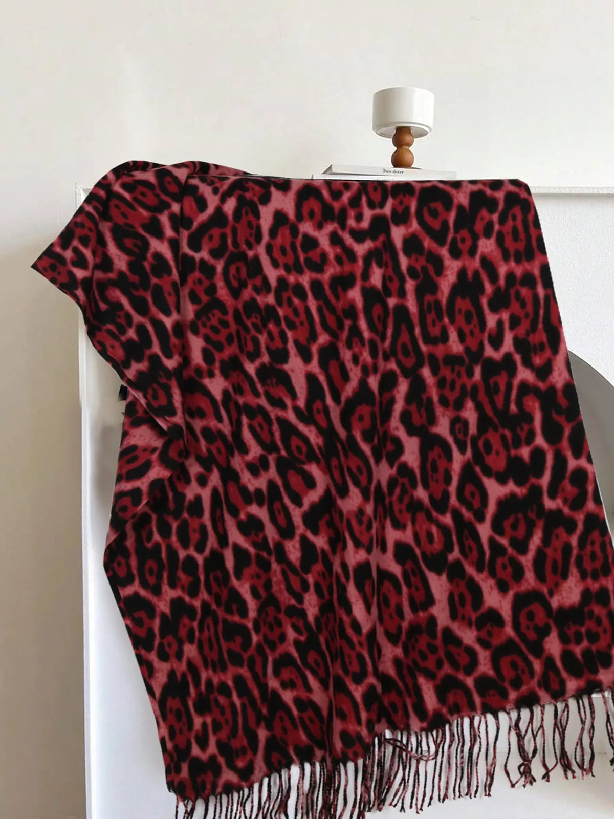 leopard fringe scarf – filadelfia | dropsona polyester fiber - neutral - material texture