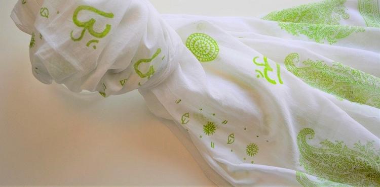 omsutra shanti paisley shawl – wrap yourself beautiful | dropsona - neutral - size reference